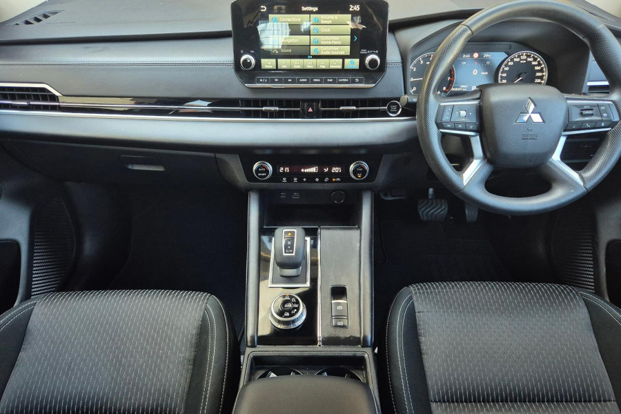 2021 MY22 Mitsubishi Outlander ZM ES SUV Image 17