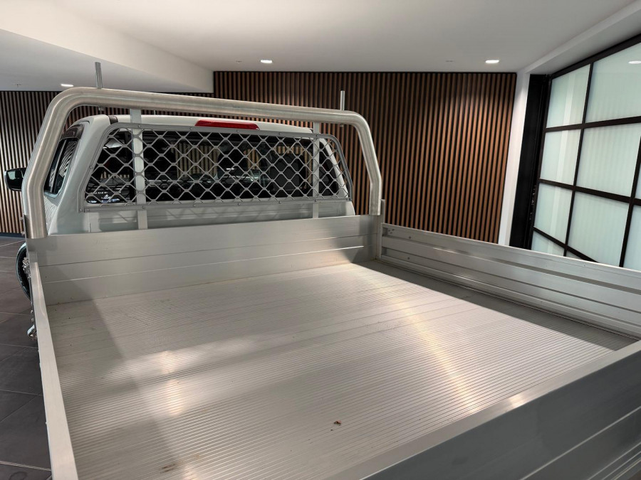 2025 MY25.5 Isuzu D-MAX RG SX High Ride Cab Chassis Image 8