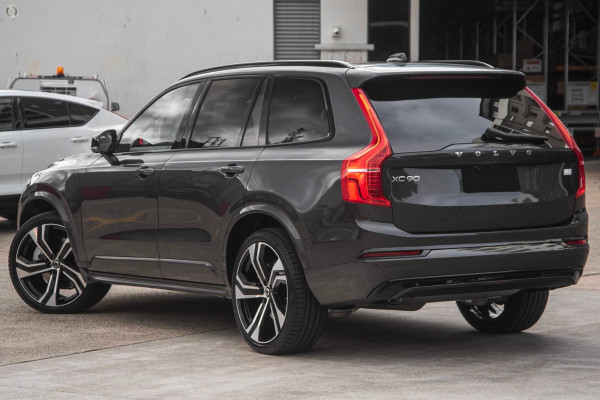 2023 MY24 Volvo XC90  Recharge Ultimate T8 Plug-In Hybrid SUV Image 4