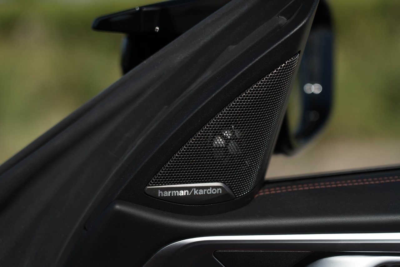 2022 BMW M4 Competition Convertible Image 13