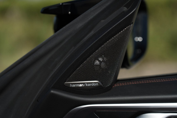 2022 BMW M4 Competition Convertible Image 13