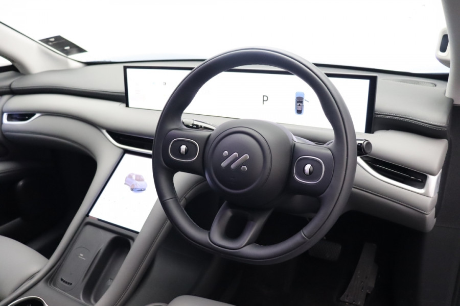 2026 MG IM6 Platinum SUV Image 2