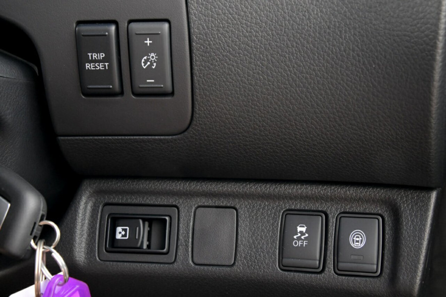 2024 MY23 Nissan Navara D23 ST Ute Image 18