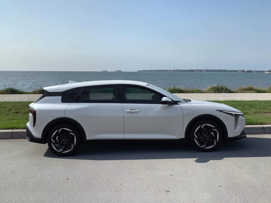 2025 MY26 Kia K4 CL4m Sport Hatch Image 2