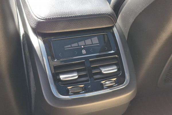 2020 MY21 Volvo XC60 UZ D4 Momentum SUV Image 7