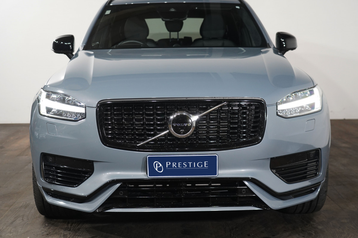 2022 Volvo XC90 Recharge Ultimate T8 Phev SUV Image 3