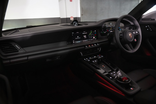 2025 Porsche 911 992.2 Carrera S Coupe Image 32