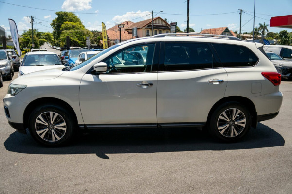 2017 Nissan Pathfinder R52 ST SUV