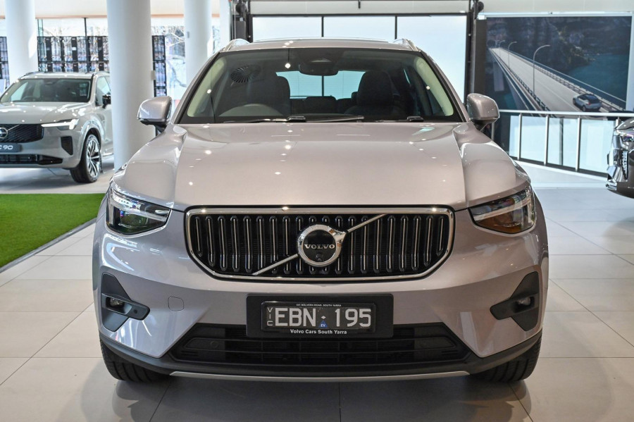 2026 Volvo XC40 XZ Ultra B4 Bright SUV Image 2
