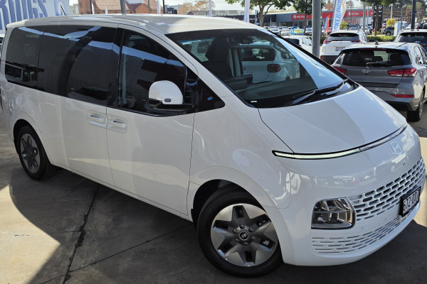 2025 MY26 Hyundai Staria US4.V3 SUV Image 1