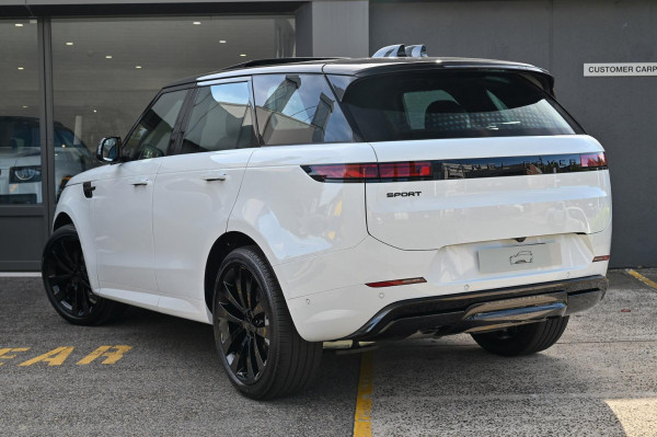 2026 Land Rover Range Rover Sport L461 D300 Dynamic SE SUV image 4
