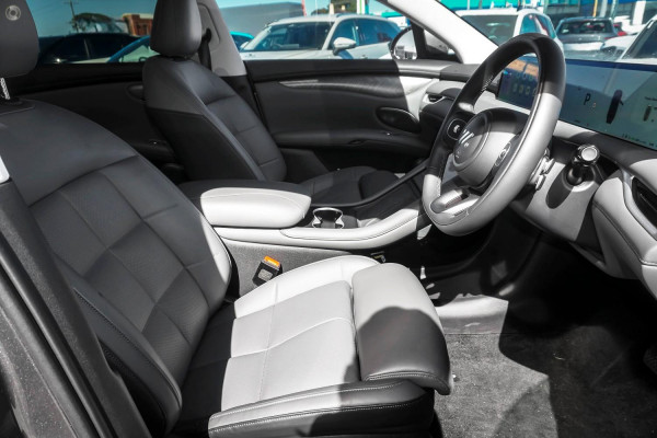2026 MY25 MG IM6 S12L Performance SUV Image 6