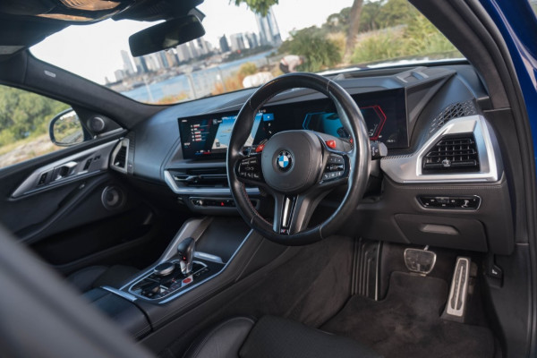 2023 BMW XM V8 Hybrid SUV Image 10