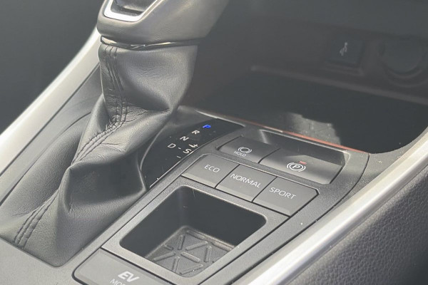 2021 Toyota RAV4 AXAH52R Cruiser SUV Image 17