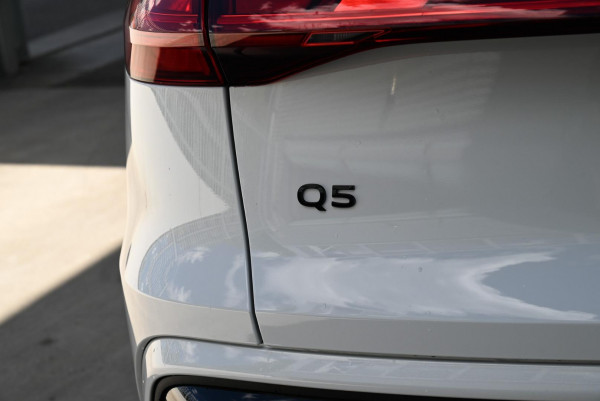 2026 MY25 Audi Q5 FY e-hybrid 270kW SUV image 13