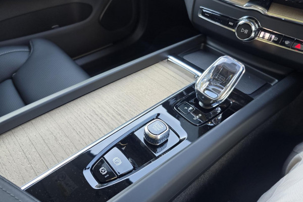 2026 Volvo XC60 UZ Ultra B5 Dark SUV Image 18