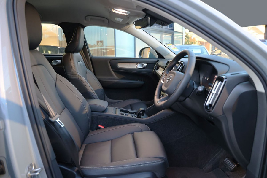 2026 Volvo XC40 XZ Plus B4 SUV Image 6