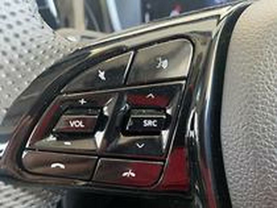 2025 Mahindra XUV3X0  AX5L SUV Image 16