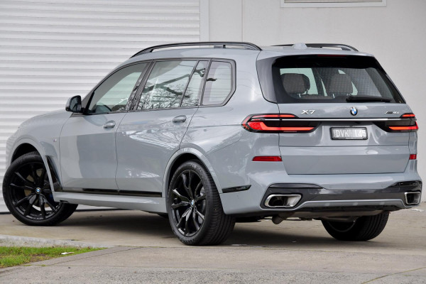 2025 BMW X7 G07 LCI xDrive40i M Sport SUV image 2