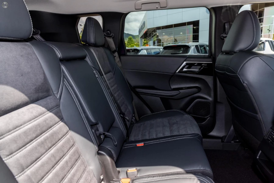 2025 MY24 Mitsubishi Outlander ZM Aspire SUV Image 10