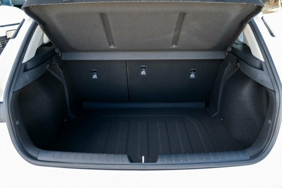2026 Kia K4 CL4m S Hatch Image 8