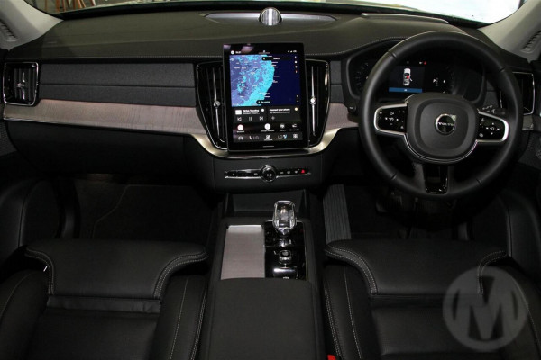 2026 Volvo XC90 L Series Ultra B5 Dark SUV Image 20