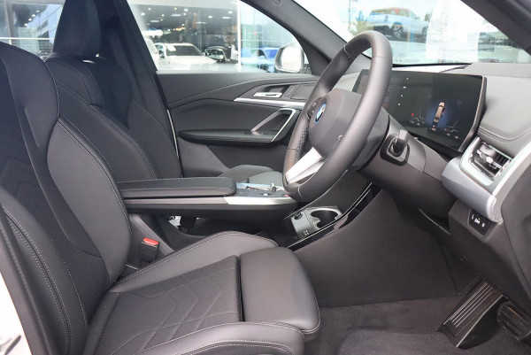 2025 BMW iX1 U11 eDrive20 xLine SUV image 12