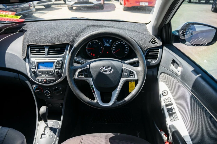 2012 Hyundai Accent RB Active Hatch Image 10