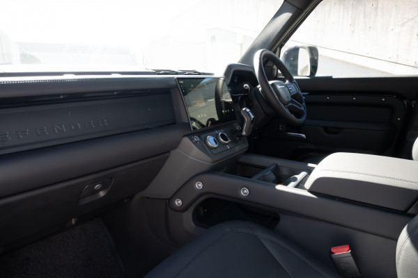 2026 Land Rover Defender L663 110 D350 X-Dynamic HSE SUV image 7