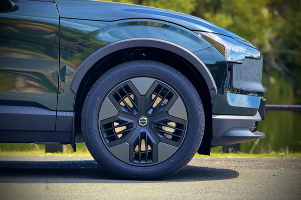 2026 Volvo EX30 Cross Country  Ultra Twin Motor Performance SUV Image 2