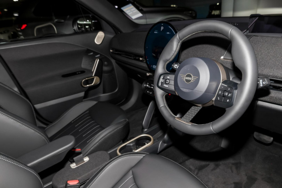 2026 MINI Aceman J05 SE Favoured Hatch