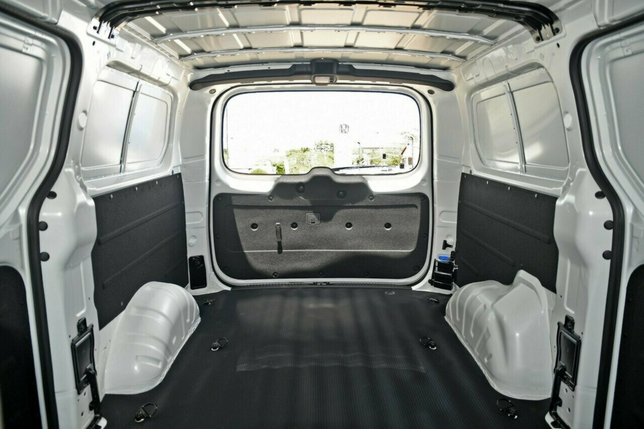 2020 MY21 Hyundai iLoad TQ4 Van Van Image 10