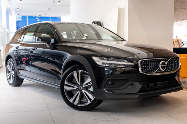 2025 Volvo V60 Cross Country Z Series Ultra B5 Bright Wagon