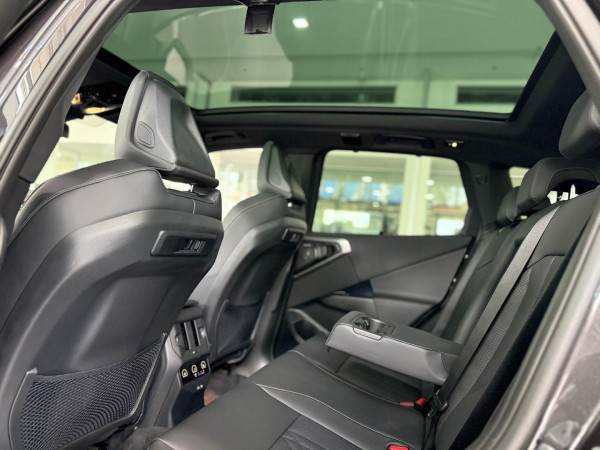 2025 [THIS VEHICLE IS SOLD] image 18
