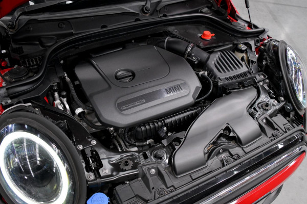 2022 MINI Cooper F55 LCI-2 C Classic Hatch image 24