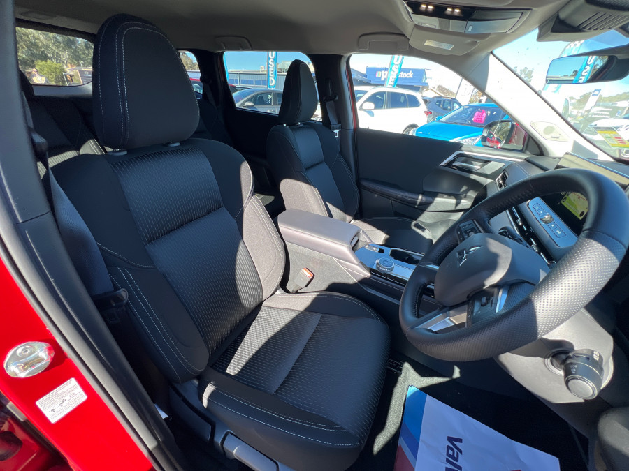 2025 Mitsubishi Outlander ZM LS SUV Image 11