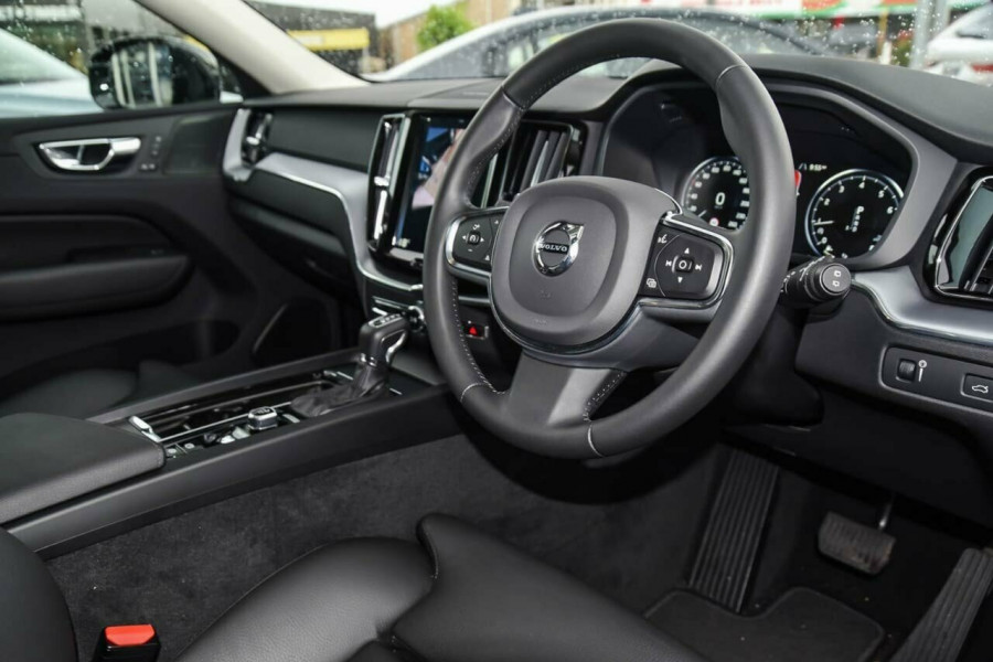 2019 MY20 Volvo XC60 UZ MY20 T5 AWD Momentum Suv Image 6