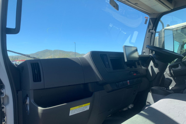 2026 Isuzu NPR Cab Chassis Image 22