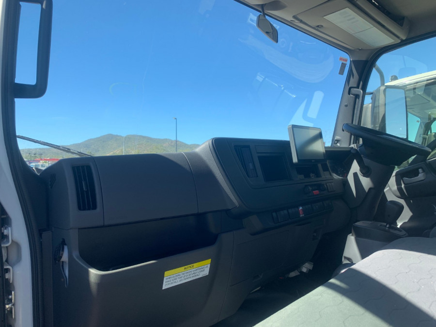 2026 Isuzu NPR Cab Chassis Image 22