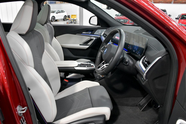 2024 BMW iX2 U10 xDrive30 M Sport SUV image 6