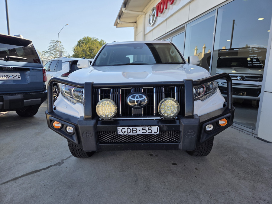 2017 Toyota LandCruiser Prado GDJ150R GXL SUV Image 2