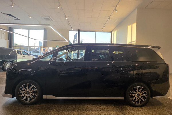 2026 GAC M8 PHEV  Premium People Mover Image 4