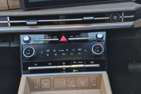 2026 Hyundai Santa Fe MX5.V2 Hybrid Calligraphy SUV Image 14
