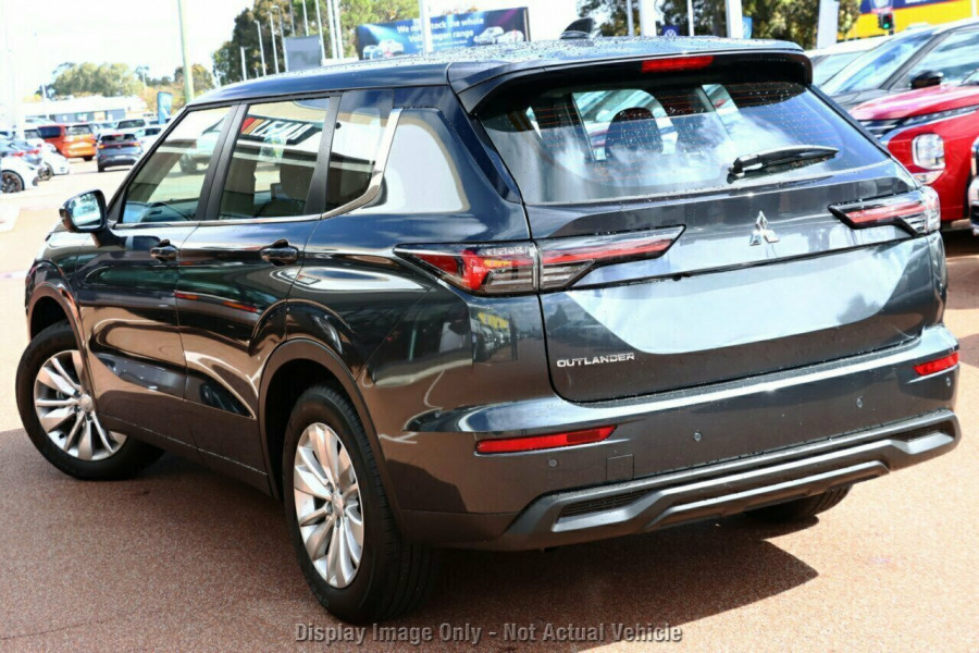 2026 MY25 Mitsubishi Outlander ZM ES SUV Image 3
