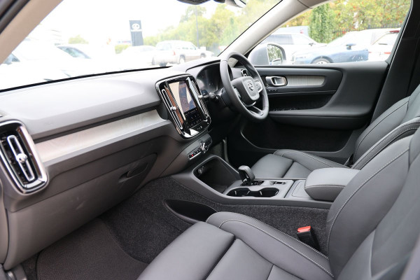 2025 MY26 Volvo XC40 XZ Plus B4 SUV Image 29