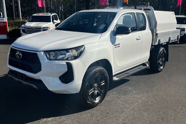 2024 Toyota HiLux GUN126R SR Cab Chassis Image 5