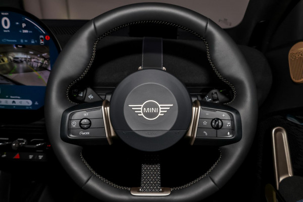 2026 MINI Aceman J05 SE Favoured Hatch image 16