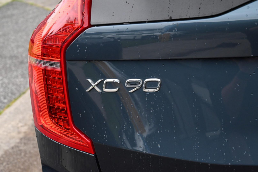 2020 Volvo XC90 L Series D5 R-Design SUV Image 11