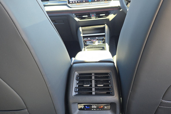 2026 Volkswagen Tayron R4 195TSI R-Line SUV Image 13