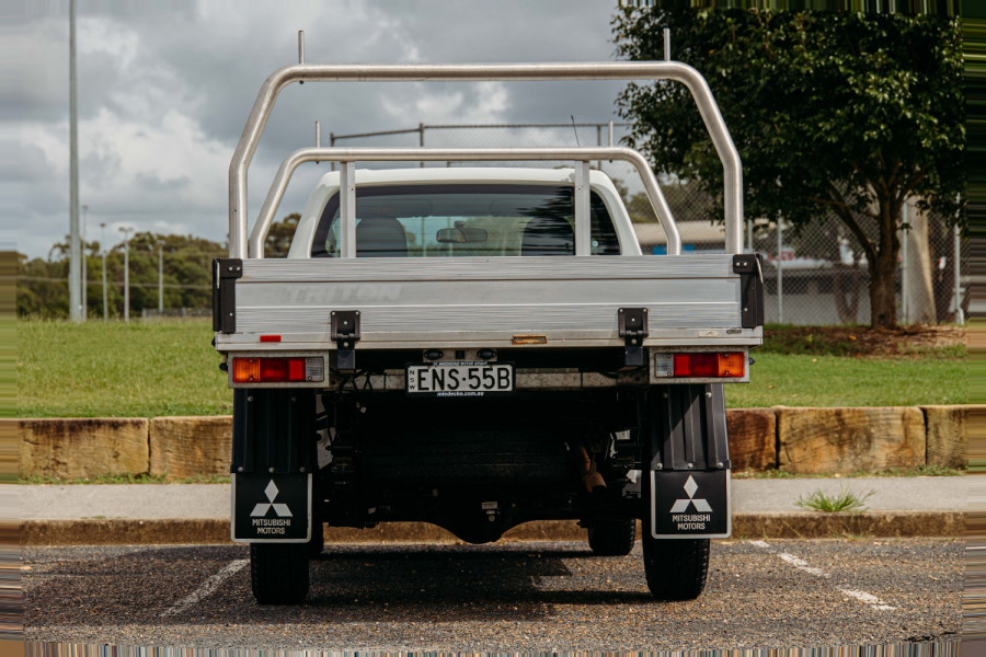 2020 MY21 Mitsubishi Triton MR GLX Cab Chassis Image 12
